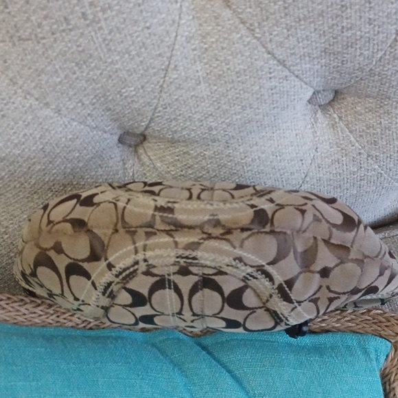 2006 Coach signature jacquard small purse - Picture 4 of 7